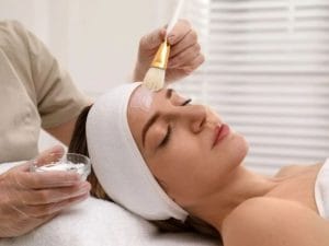 Có nên peel da thường xuyên? Những lưu ý và lời khuyên quan trọng